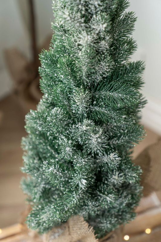 Furutre i Jutepotte 65cm - Snø