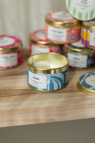 Hovedbilde Duftlys i metallboks – Home