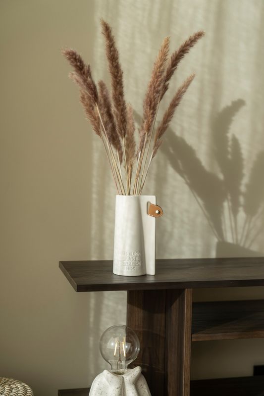 Vase - Relieff - 10x8x18cm - Hvit