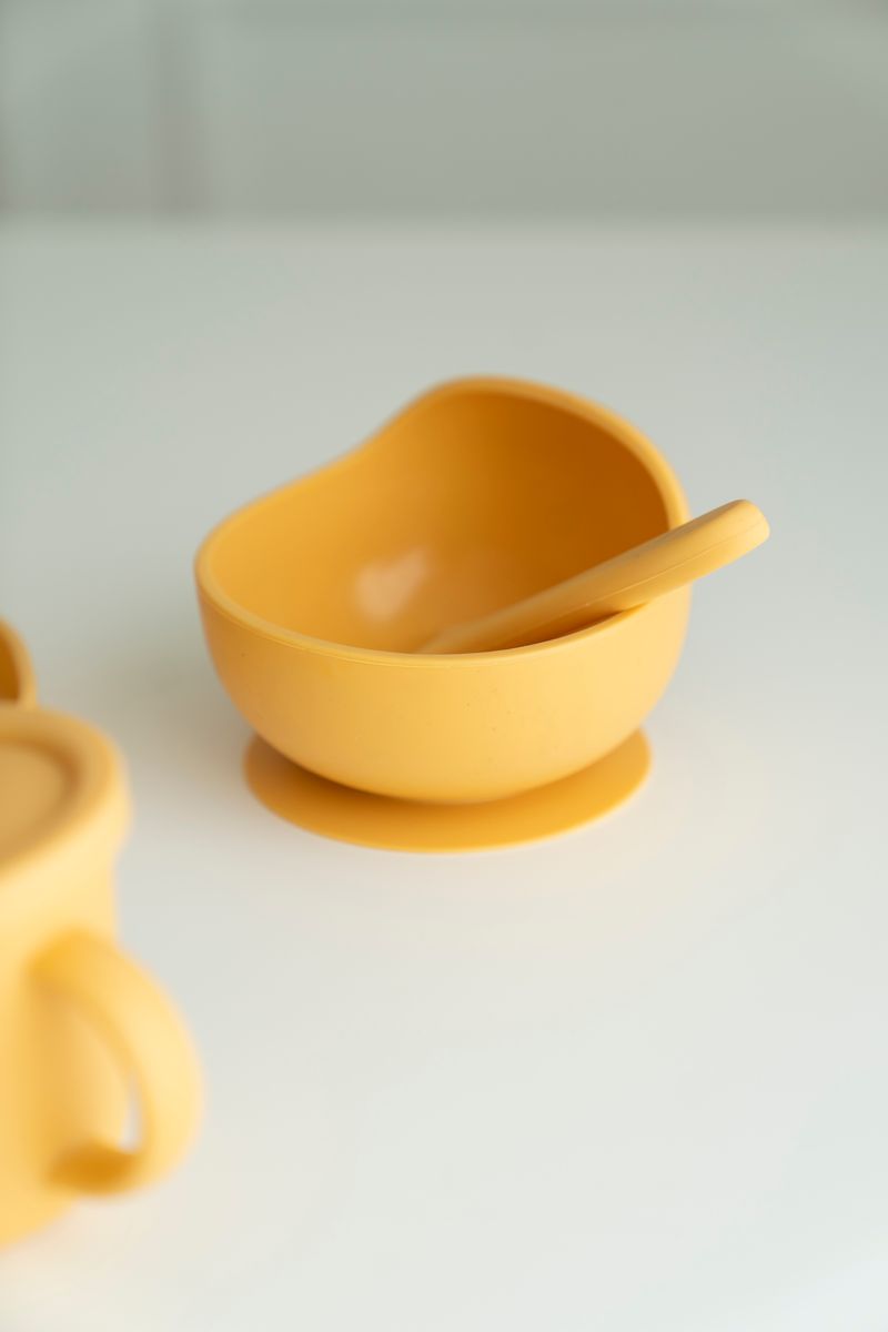 Silikonskål m/skje og sugekopp - Gul