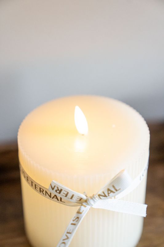LED Kubbelys Riller 10x10cm - Offwhite