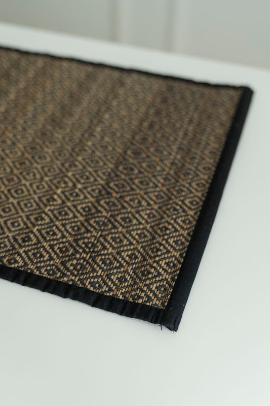 Brikke 30x45cm - Svart