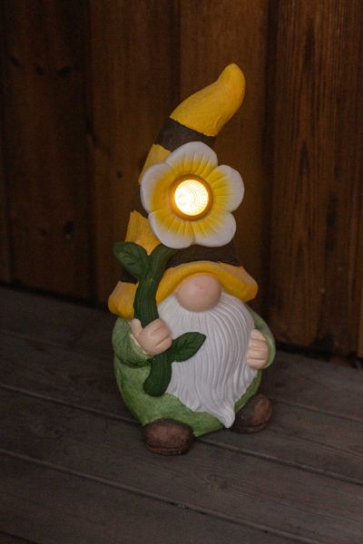 Hovedbilde Nisse med solcelleblomst – 18,5×16×42 cm ...