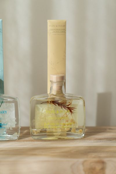 Hovedbilde Duftpinner i glass med blomst – 200 ml ...