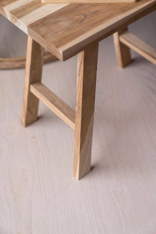 Dekorkrakk i teak – 40×25×40 cm