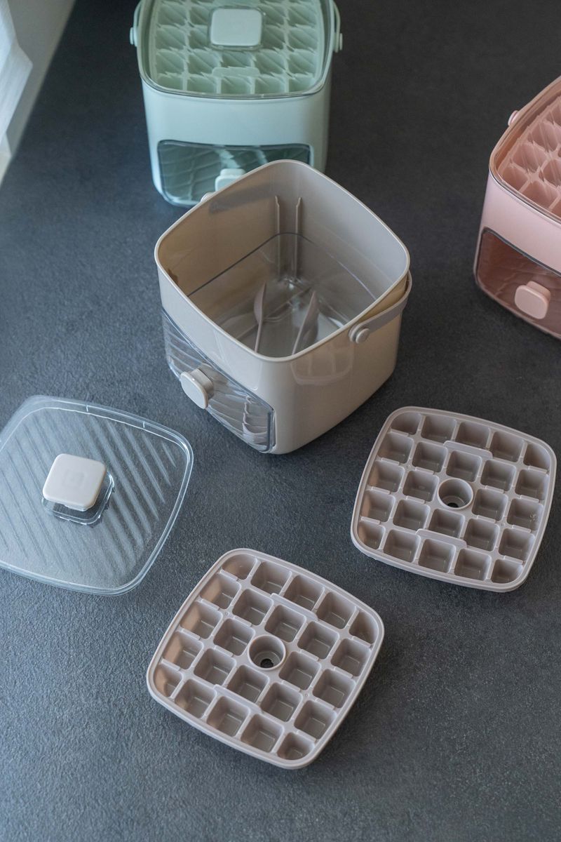 Isbitform med skuff – beige