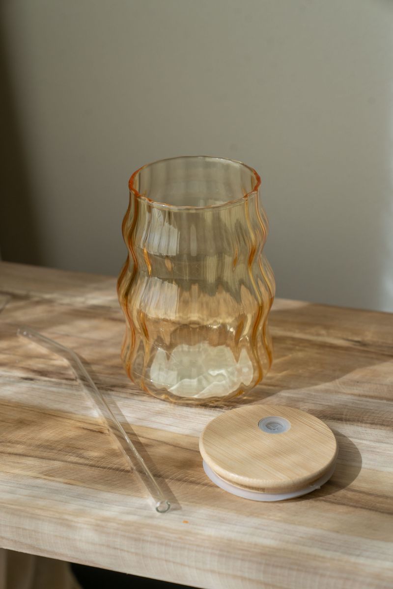 Glass med sugerør – 400 ml – Oker