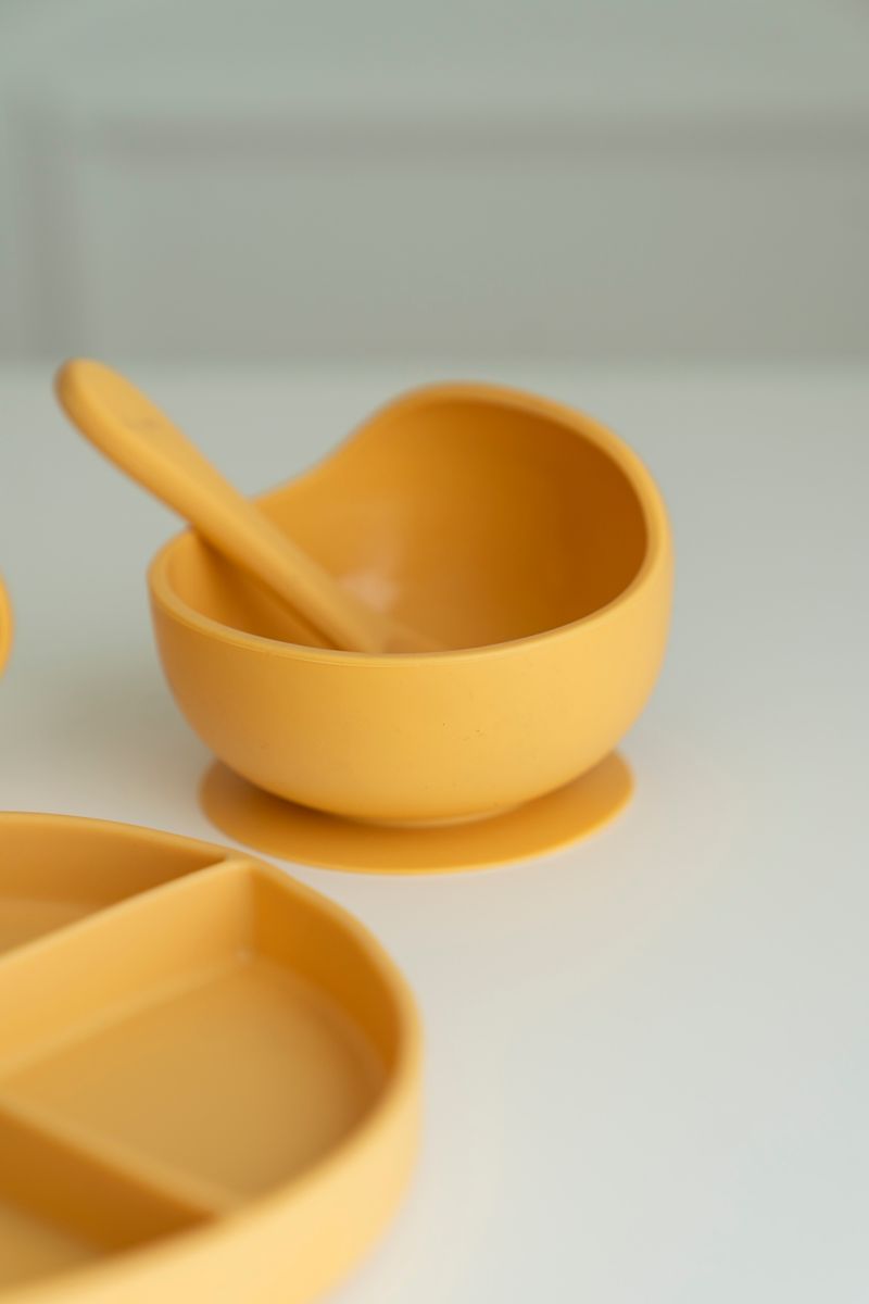Silikonskål m/skje og sugekopp - Gul