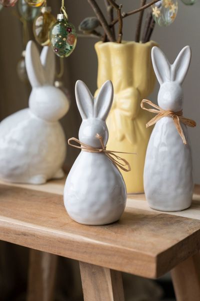 Hovedbilde Collette - Kanin med raffiabånd – 15 cm ...