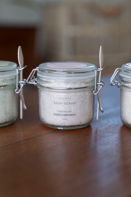 Hovedbilde Daybreak Skrubb - Peoni Bergamot