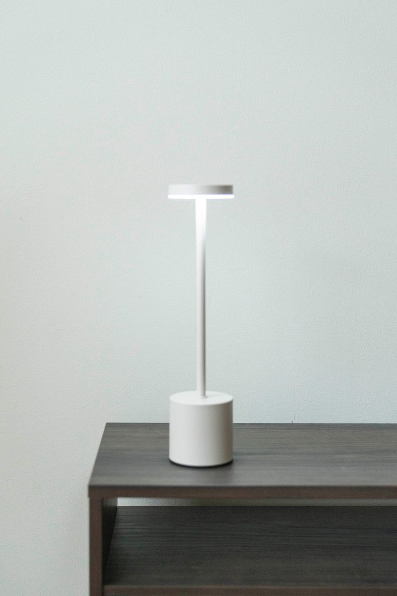 Oppladbar Bordlampe 34cm Beige