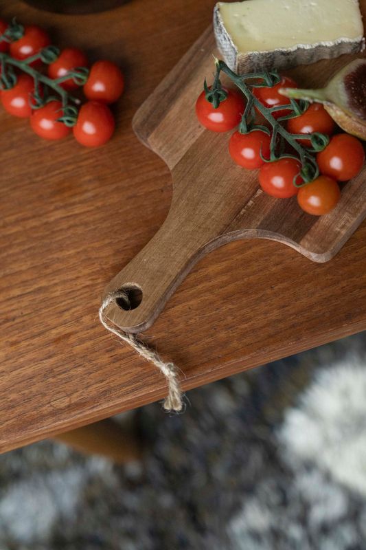 Ostebrett m/2 kniver 28cm Firkantet
