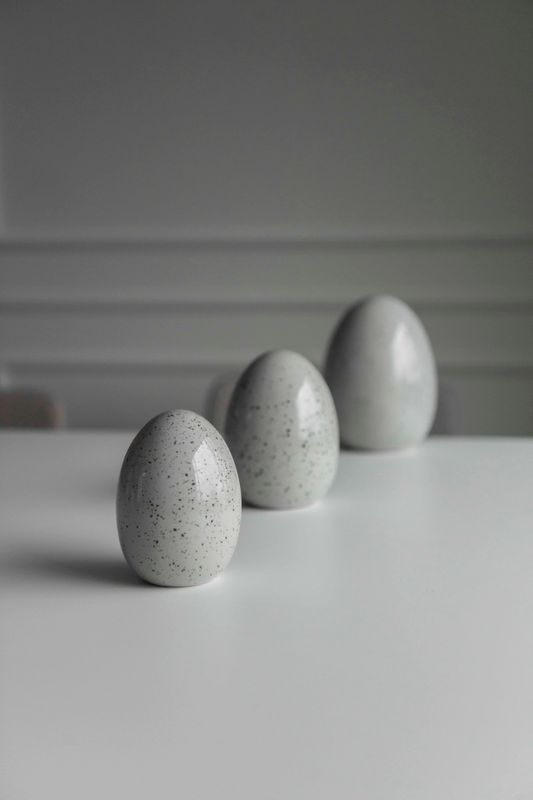 Egg 12cm Prikker - Grå